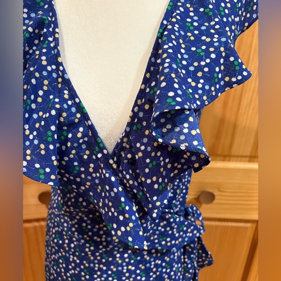 Max Studio ruffle wrap dress - Picture 3 of 11